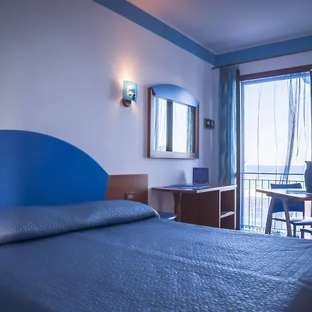 Sogni Nel Blu Aparthotel *